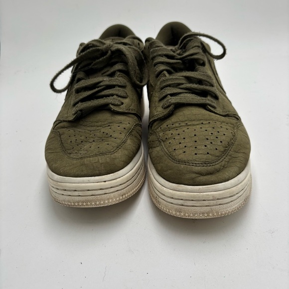 Nike Air Jordan 1 Women’s 9.5 Low Lifted Olive Green Lace Up Sneakers - Picture 5 of 9